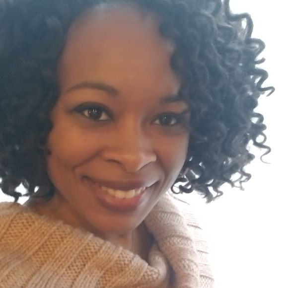 Meet your Posher, Nea - Picture 1 of 1